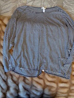 AG Striped Long-Sleeve Women's Top - Navy & White